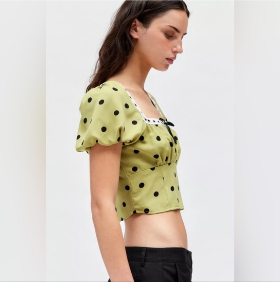 Urban Outfitters Kimchi Blue Apple Square Neck Cropped Blouse Sz Small NWT - Picture 5 of 11